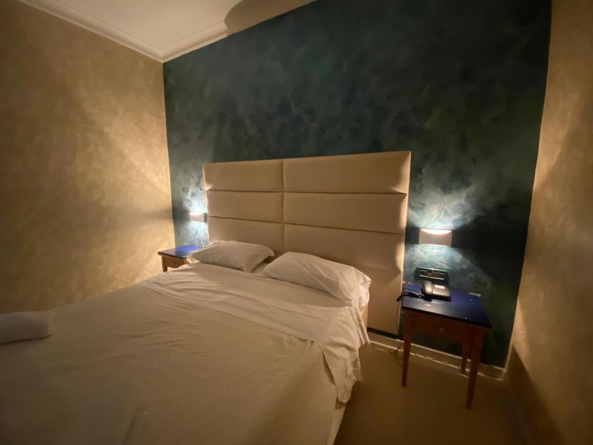 Hotel La Pace Νάπολη Εξωτερικό φωτογραφία
