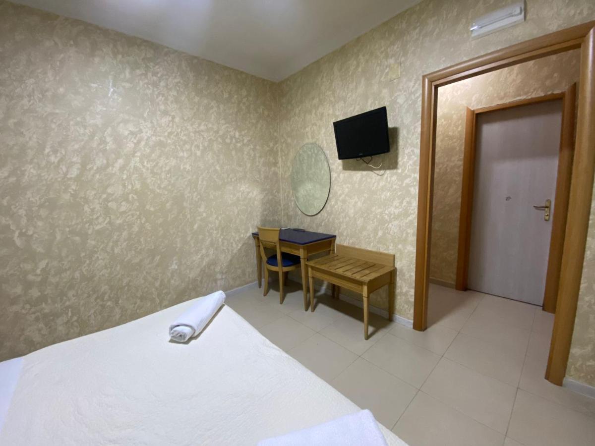 Hotel La Pace Νάπολη Εξωτερικό φωτογραφία