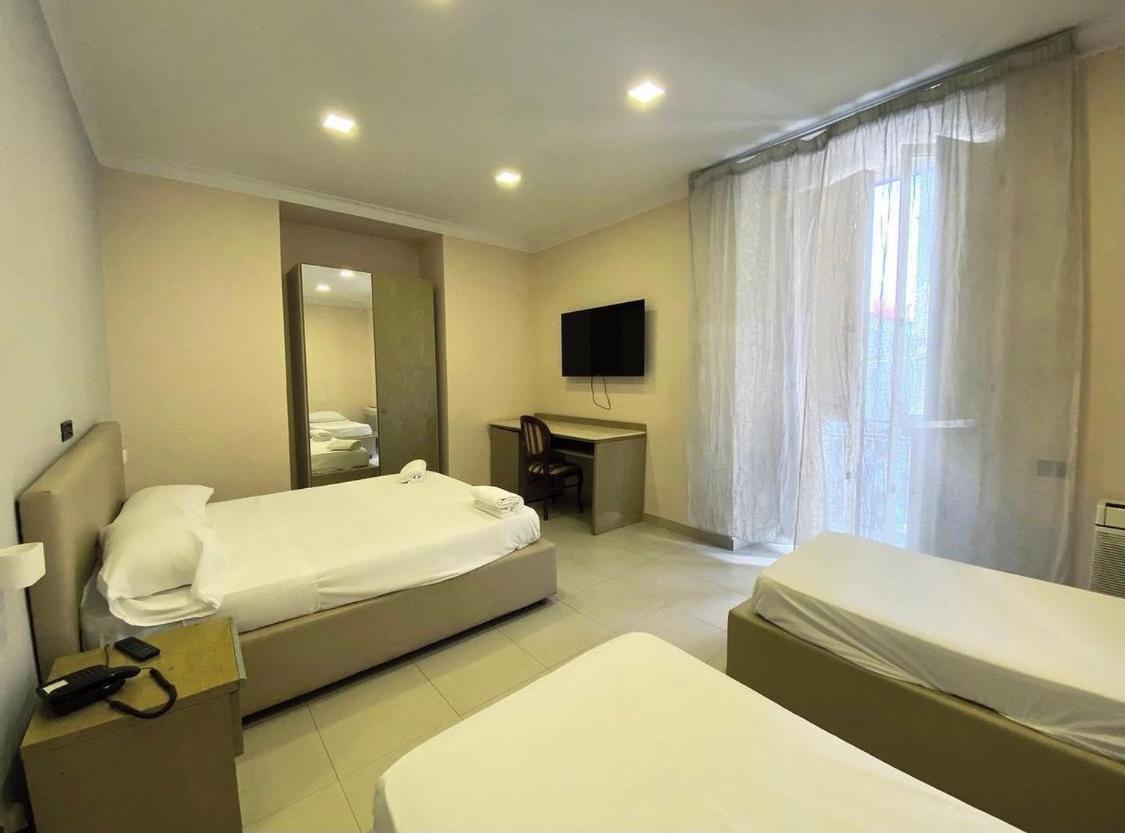 Hotel La Pace Νάπολη Εξωτερικό φωτογραφία