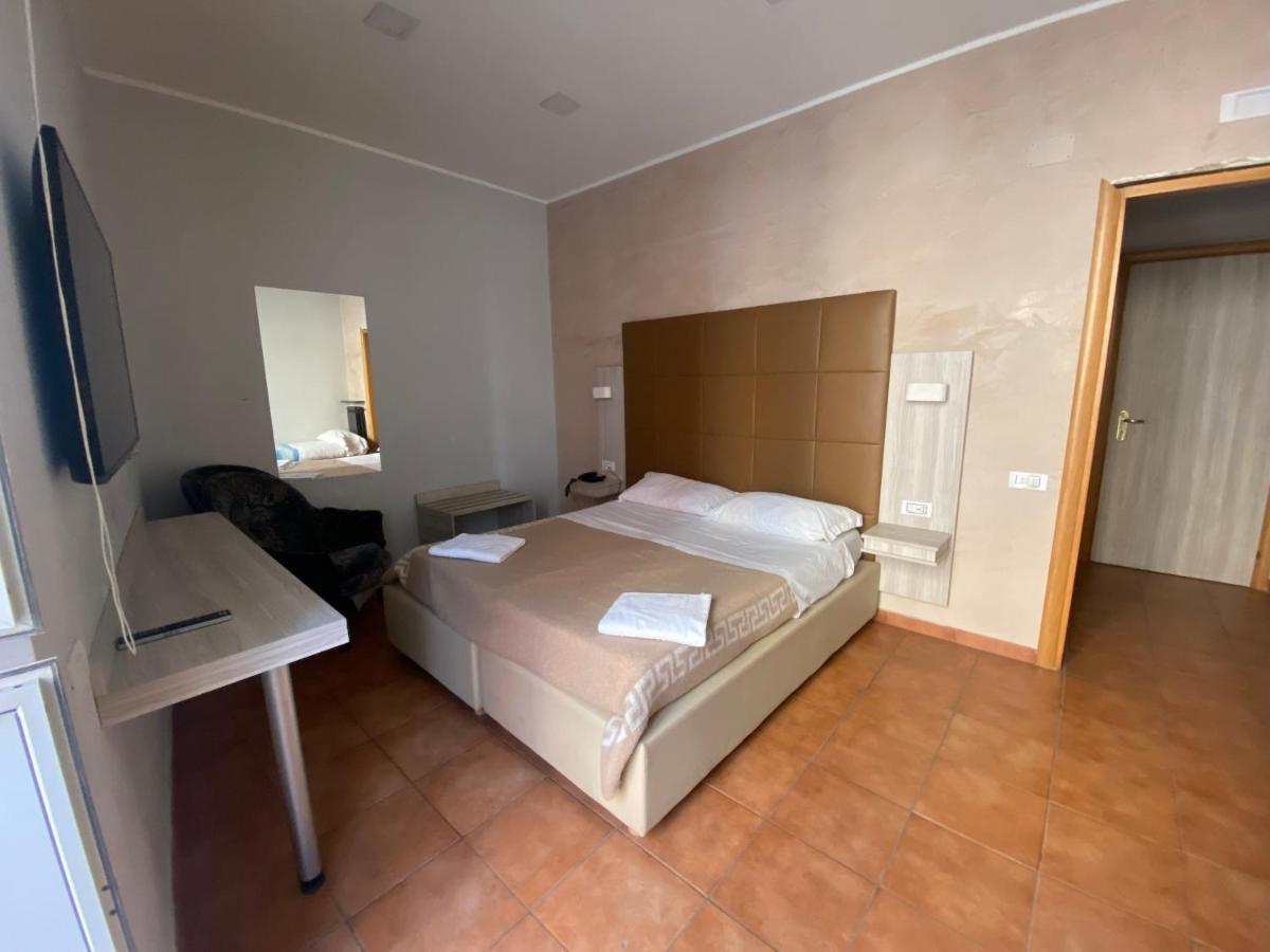 Hotel La Pace Νάπολη Εξωτερικό φωτογραφία