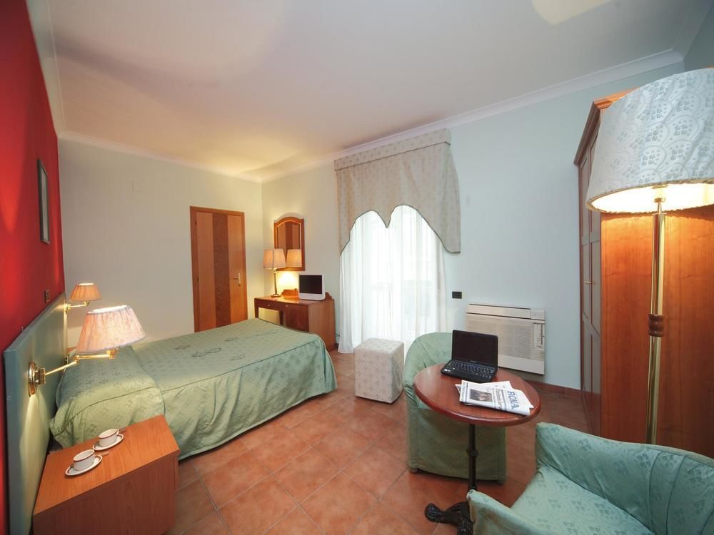 Hotel La Pace Νάπολη Εξωτερικό φωτογραφία