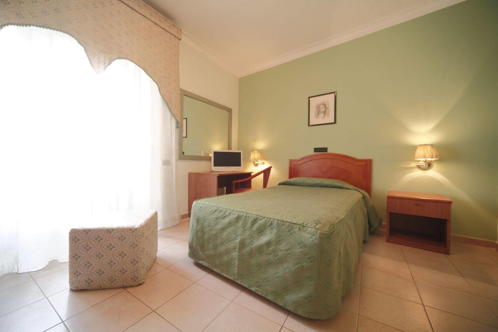 Hotel La Pace Νάπολη Εξωτερικό φωτογραφία