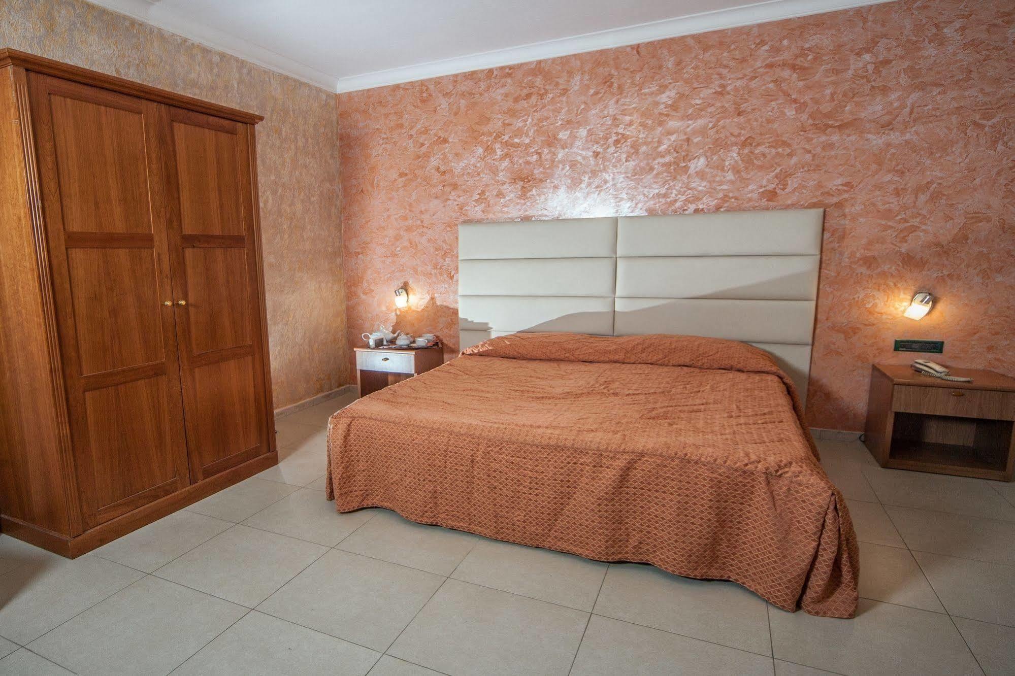 Hotel La Pace Νάπολη Εξωτερικό φωτογραφία