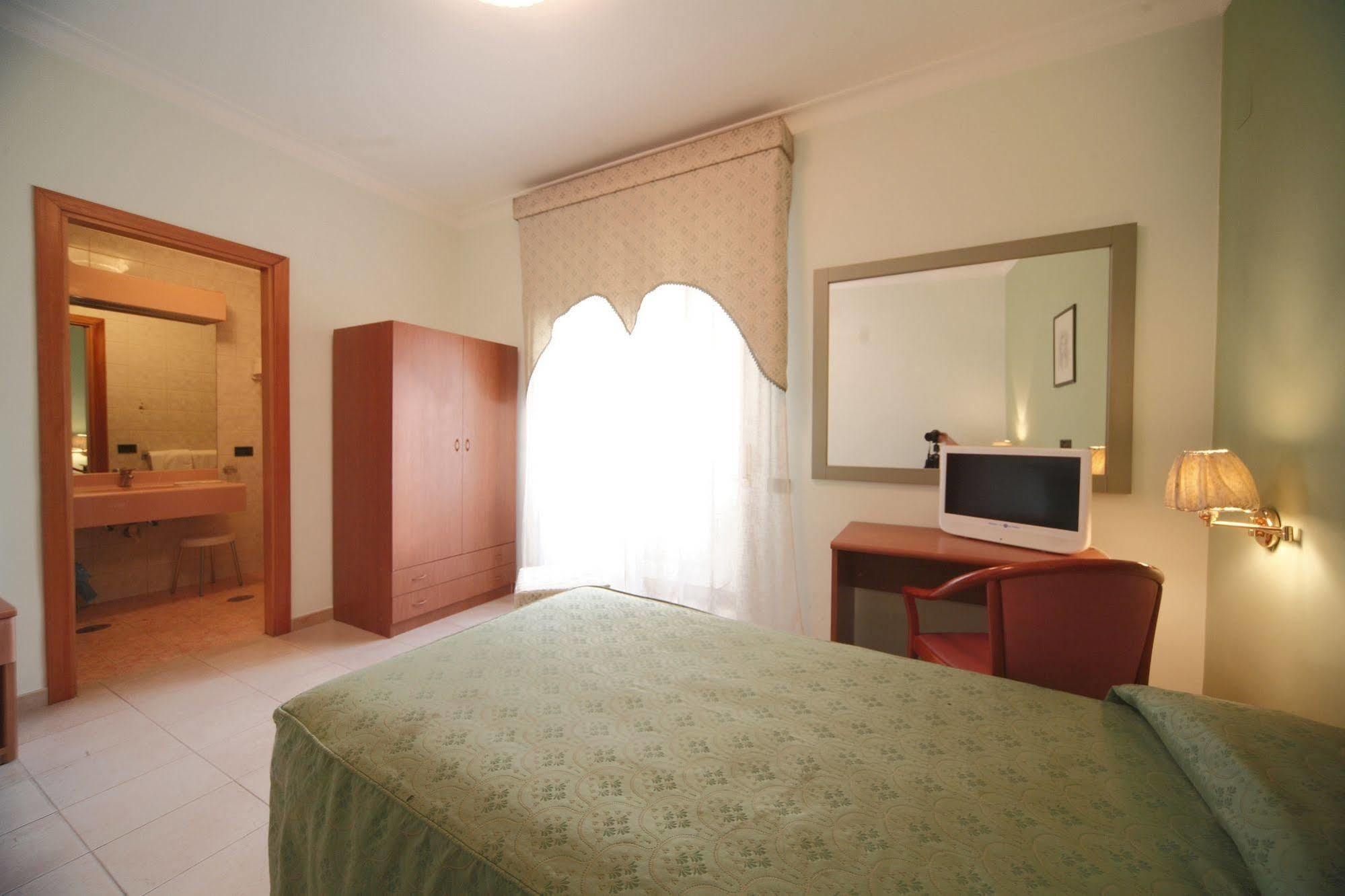 Hotel La Pace Νάπολη Εξωτερικό φωτογραφία