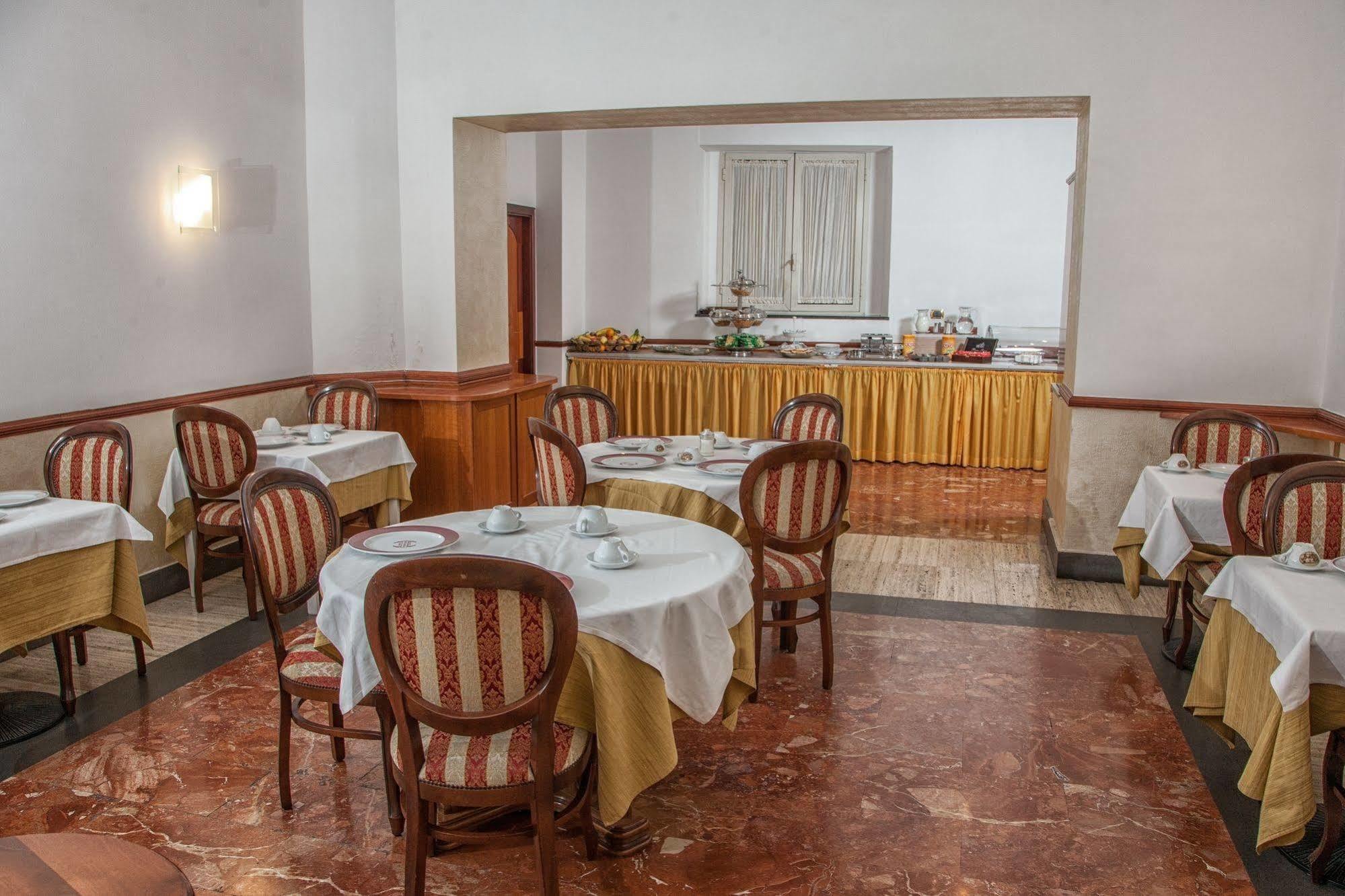 Hotel La Pace Νάπολη Εξωτερικό φωτογραφία