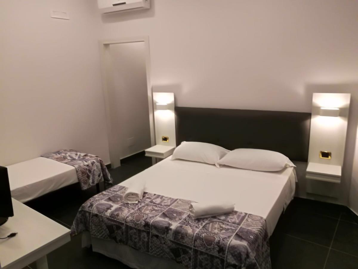 Hotel La Pace Νάπολη Εξωτερικό φωτογραφία